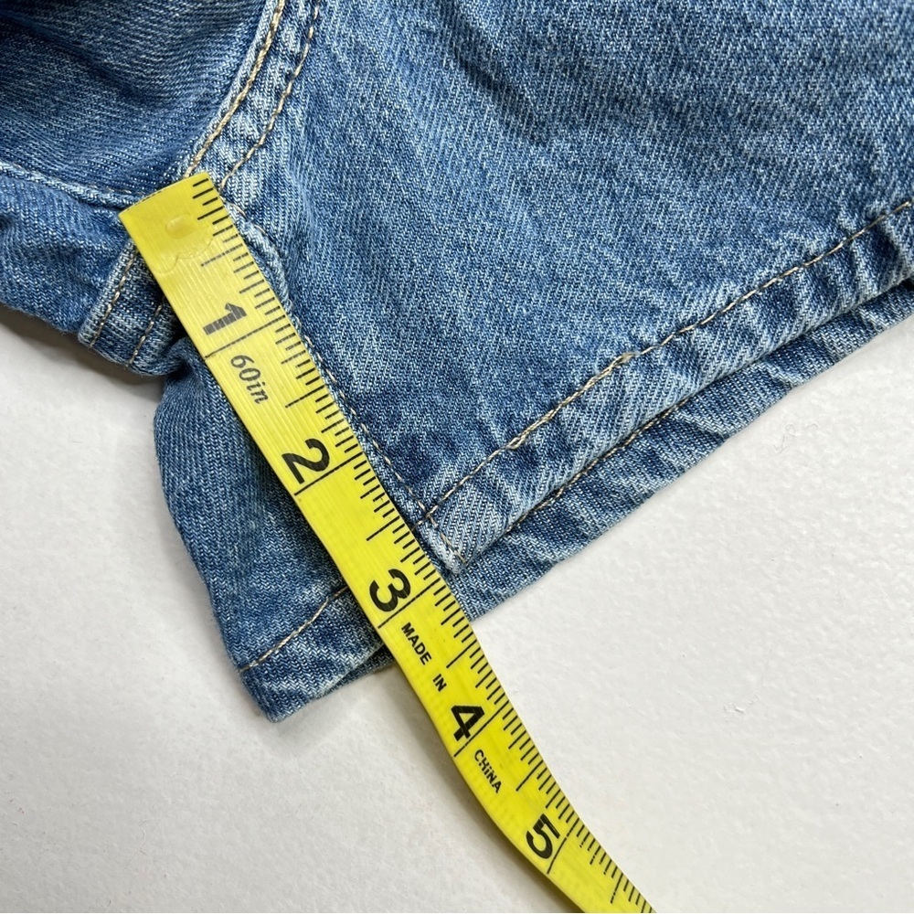 Levi’s High Waisted Mom Jean Shorts Size 29 - Picture 9 of 11